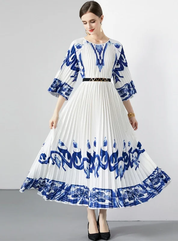 Pleated Blue and White Porcelain Loose Dress Tiered unclassified dresses